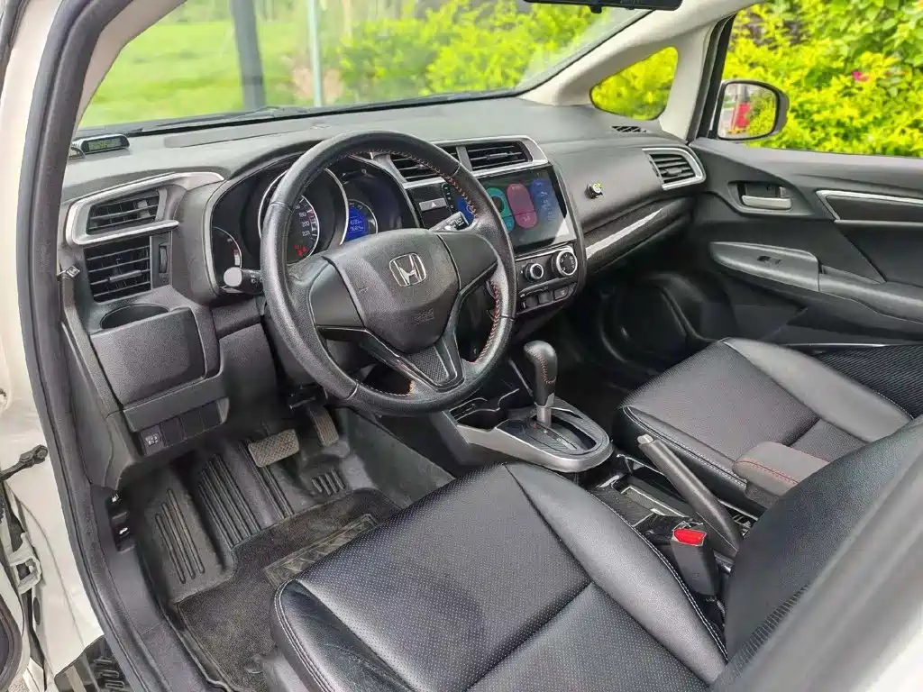 Honda Fit 2017 — фото 19