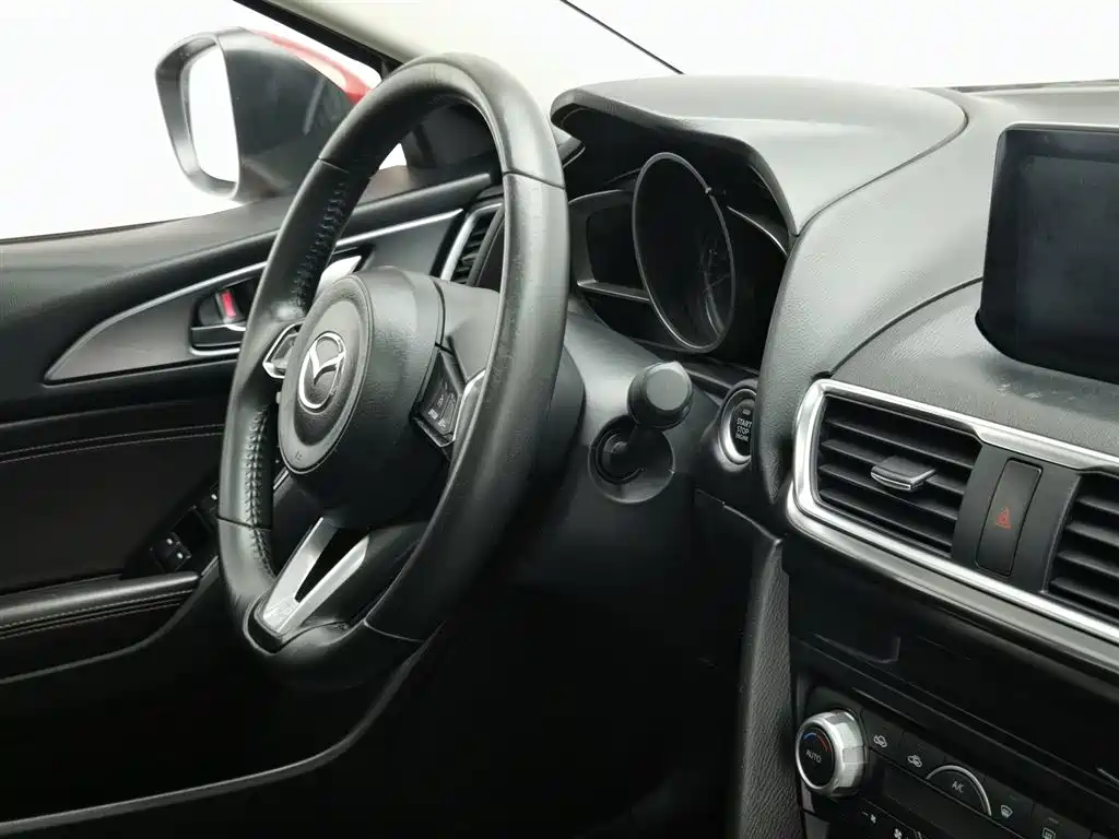 Mazda 3 Axela 2017 — фото 22