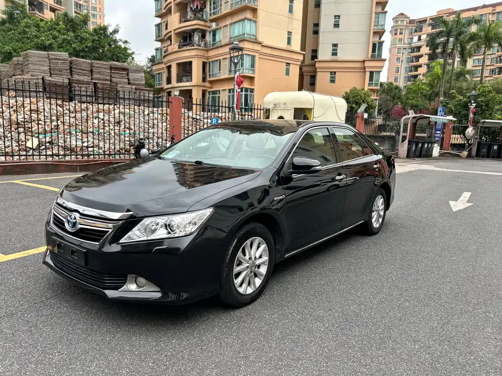 Toyota Camry 2013 — фото 1