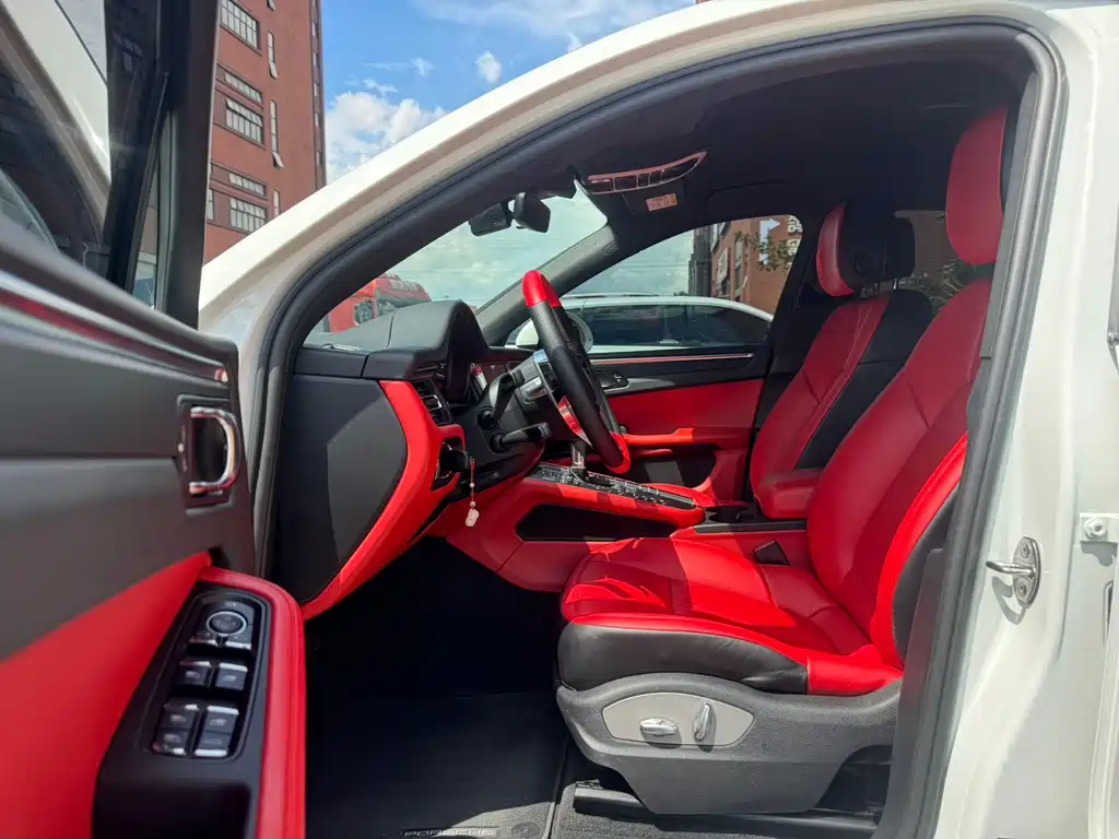 Porsche Macan 2020 — фото 22