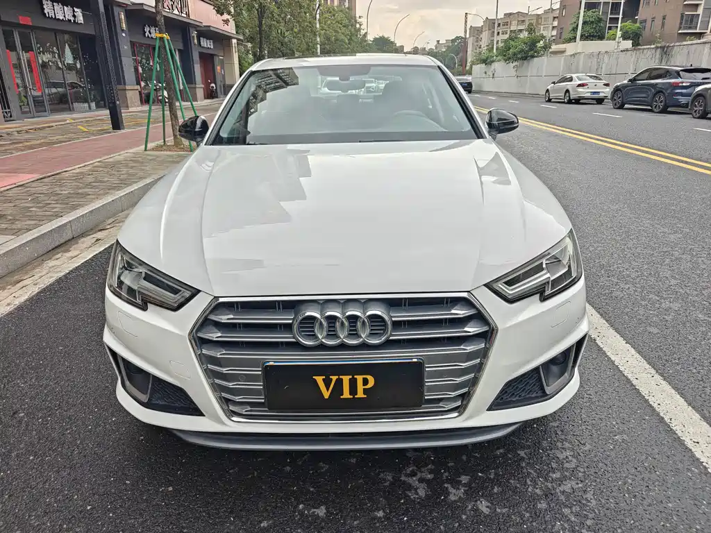 Audi A4L 2019