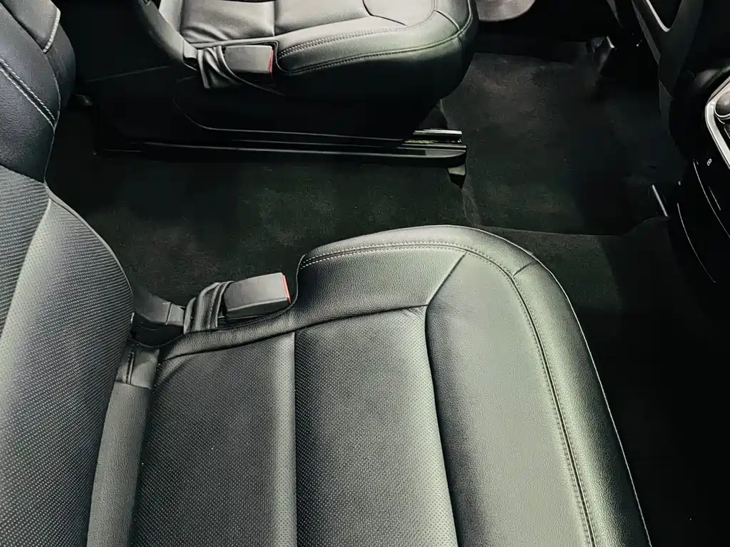 Ford Explorer 2020 — фото 14