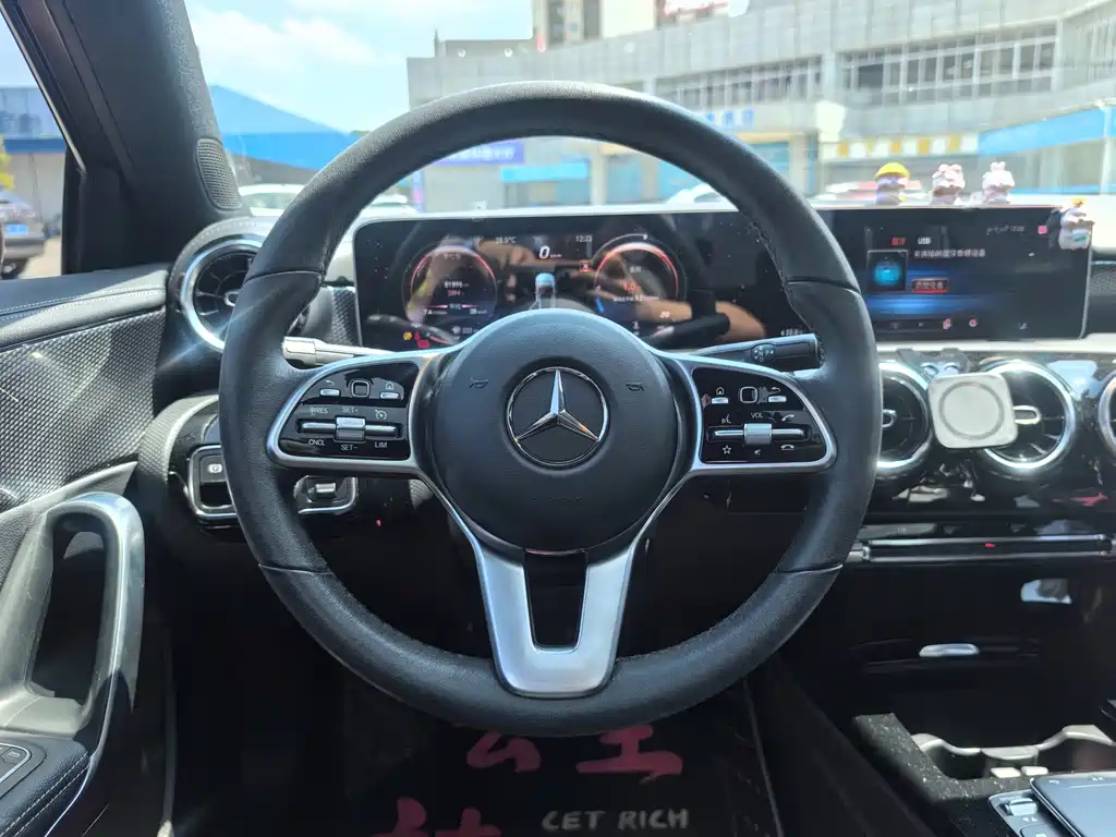 Mercedes-Benz A-Class 2020 — фото 8