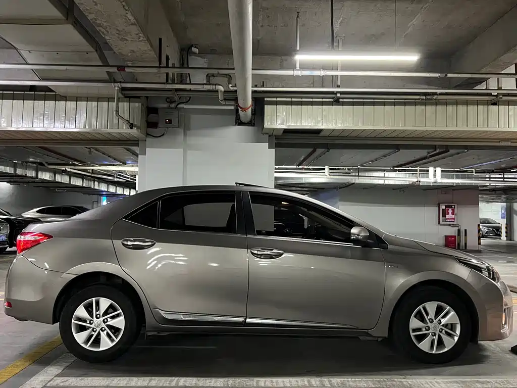 Toyota Corolla 2015 — фото 45