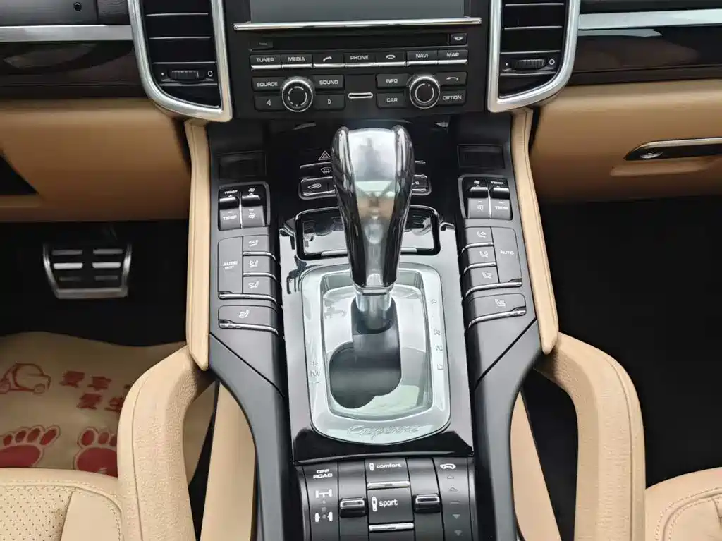 Porsche Cayenne 2015 — фото 19