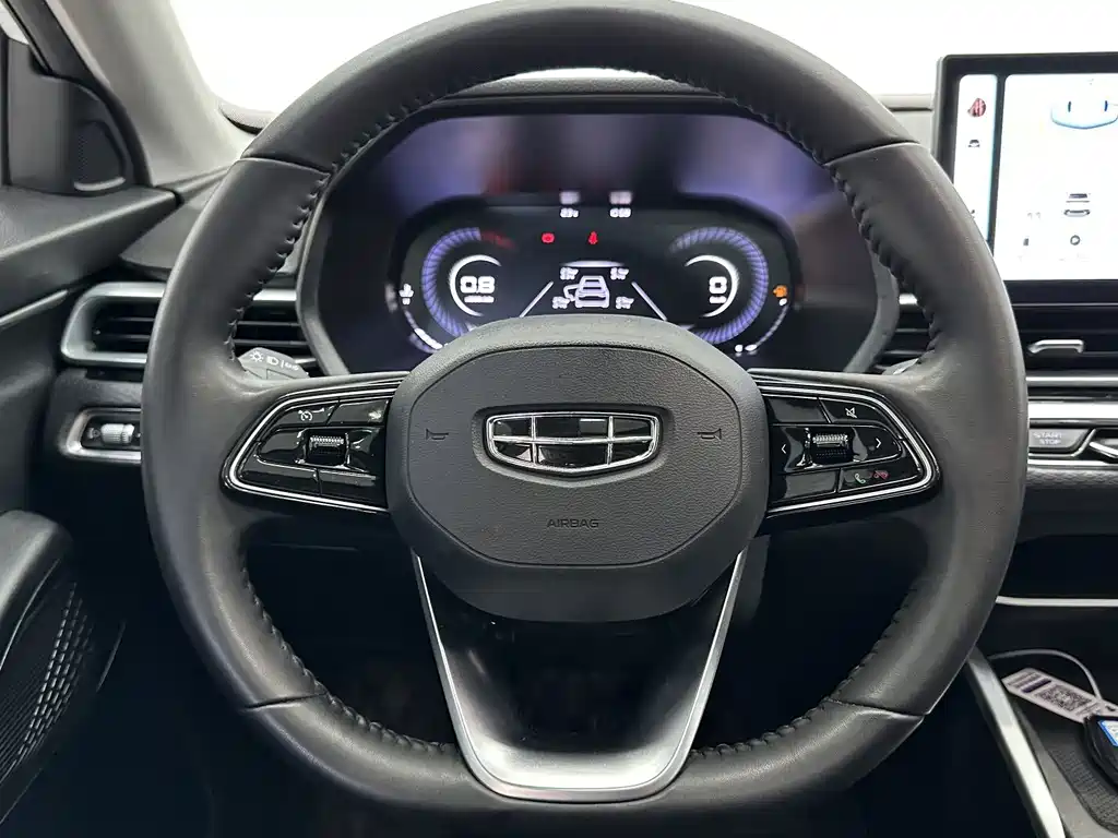 Geely Emgrand 2023 — фото 12