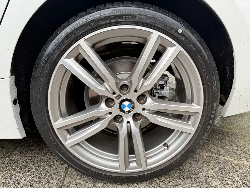BMW 1 Series 2019 — фото 18