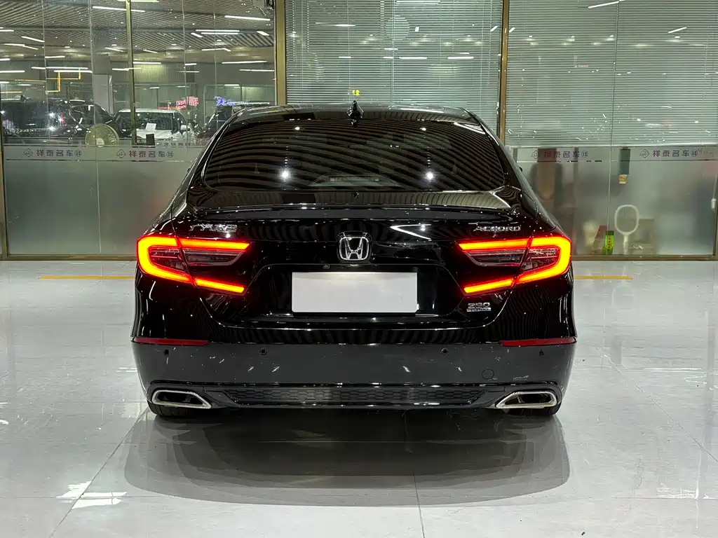 Honda Accord 2022 — фото 13