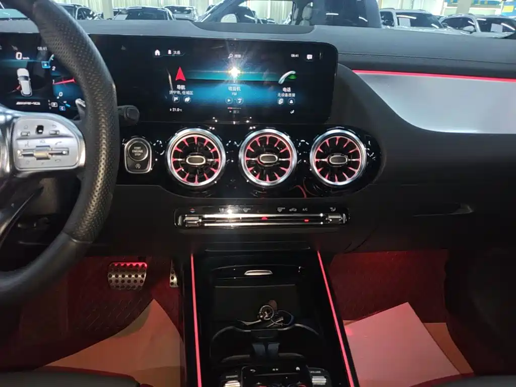 Mercedes-Benz GLA AMG 2021 — фото 13