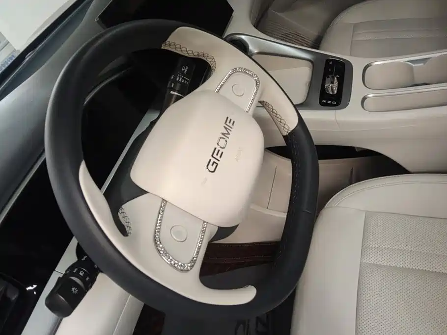 Geely Galaxy Starwish 2025 — фото 15