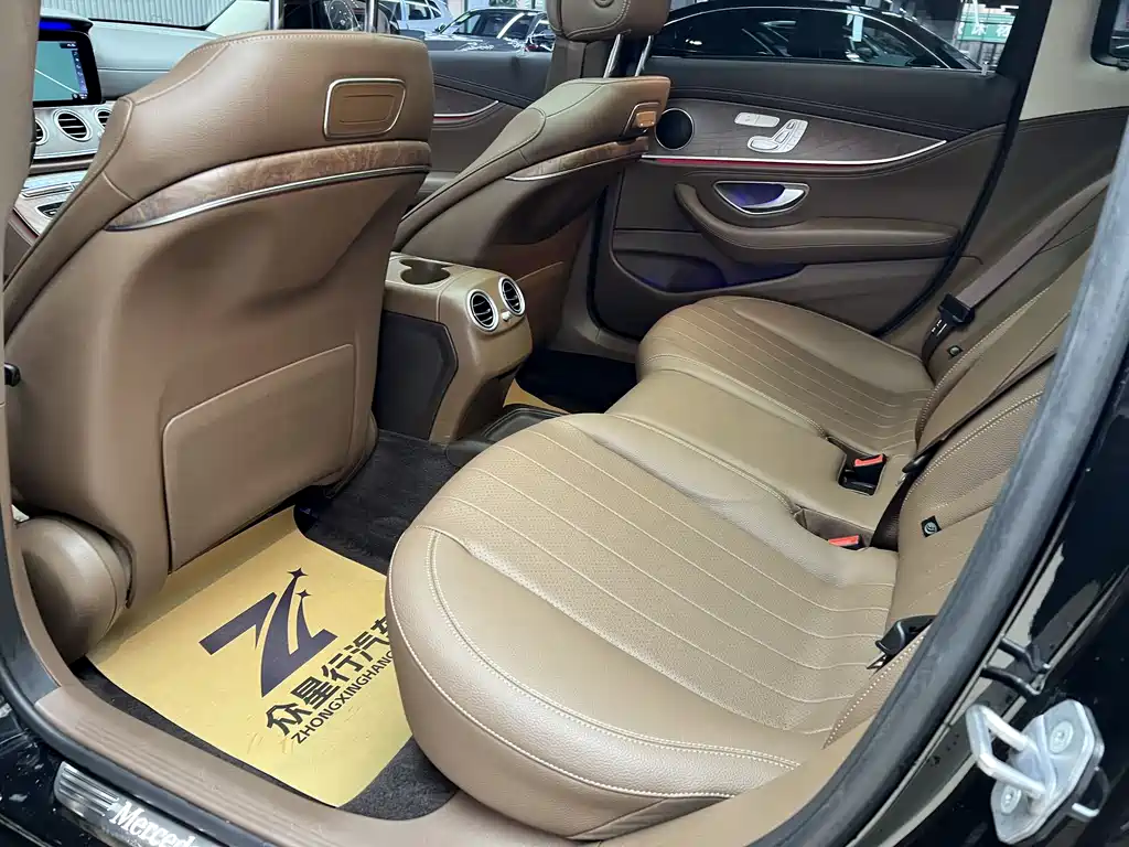 Mercedes-Benz E-Class 2019 — фото 13