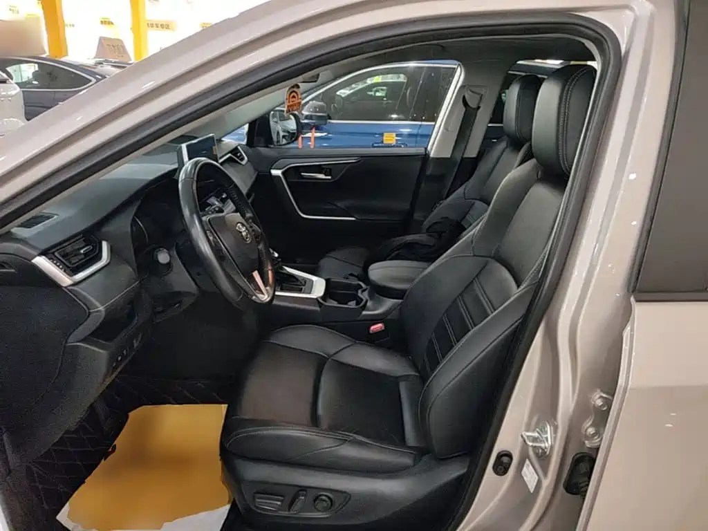 Toyota Wildlander 2023 — фото 15