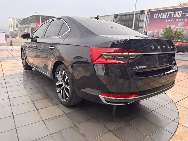 Skoda Superb 2023