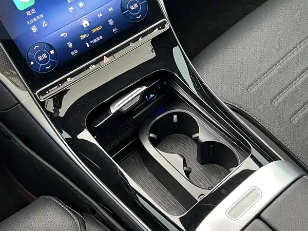 Mercedes-Benz C-Class 2022
