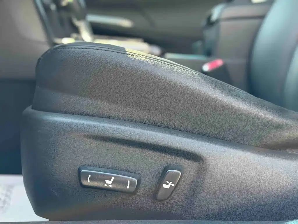Toyota Camry 2016 — фото 10