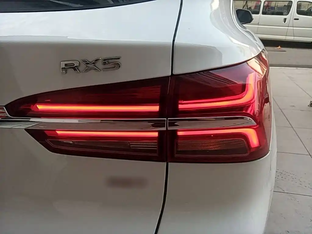 Roewe RX5 2018 — фото 8