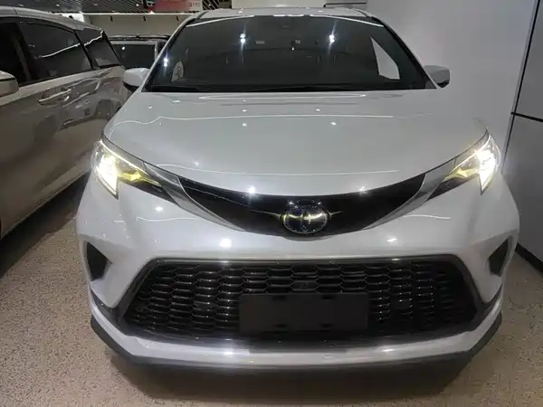 Toyota Granvia 2023