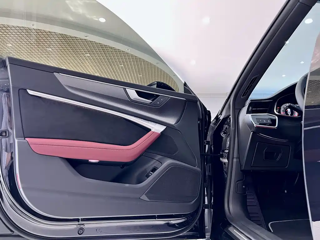 Audi A7L 2025 — фото 22