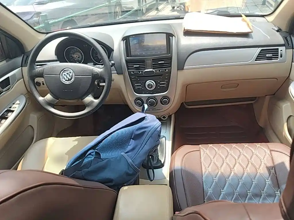 Buick Excelle 2015 — фото 10