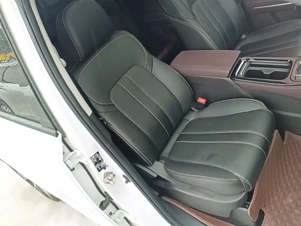 GAC Motor Trumpchi M6 2023 — фото 25