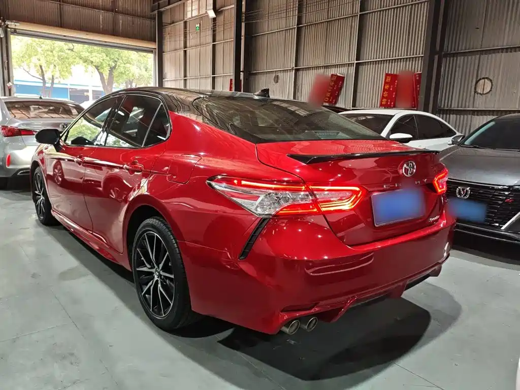 Toyota Camry 2022 — фото 23
