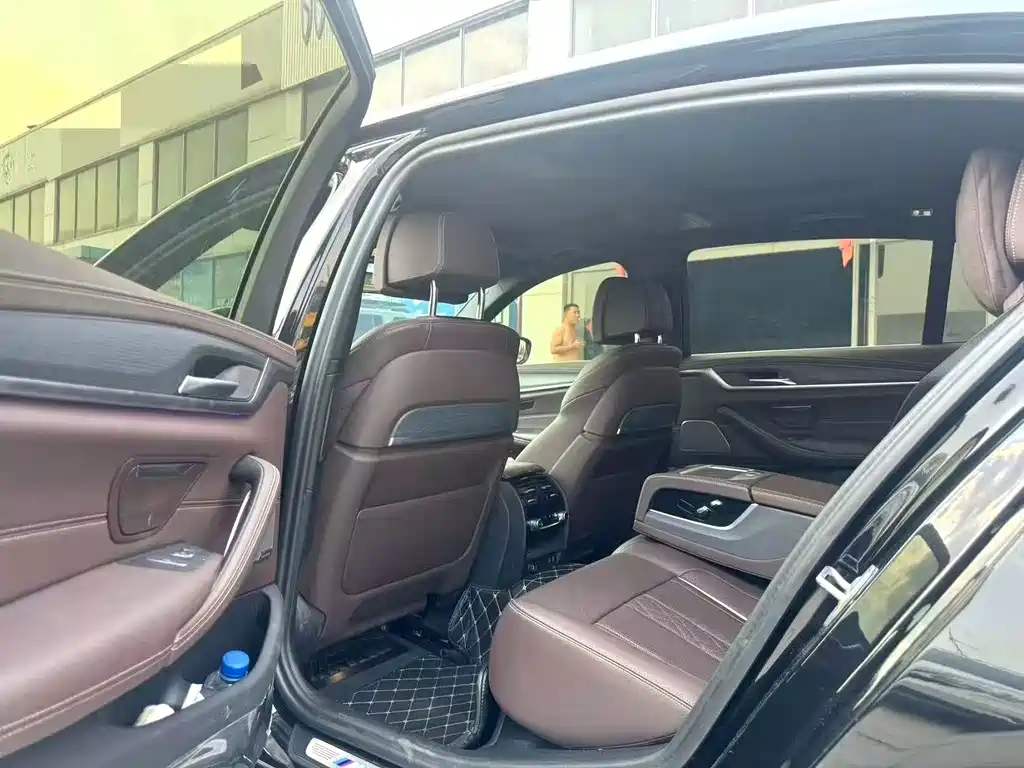 BMW 5 Series 2023