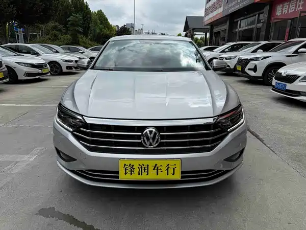 Volkswagen Sagitar 2020