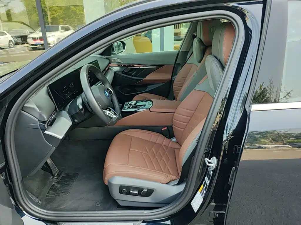 BMW i5 2025 — фото 15
