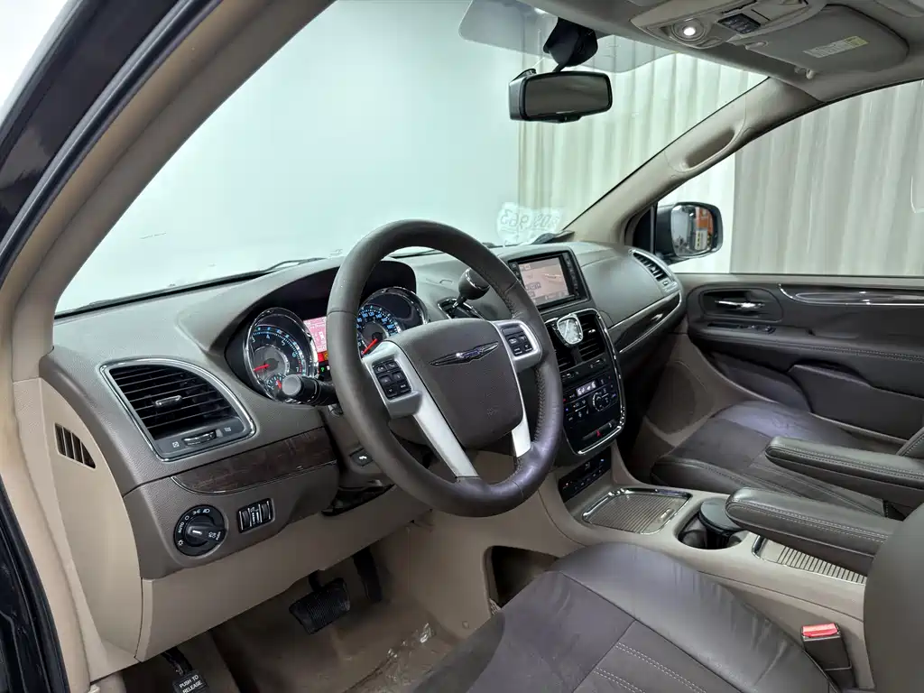 Chrysler Grand Voyager 2018 — фото 20
