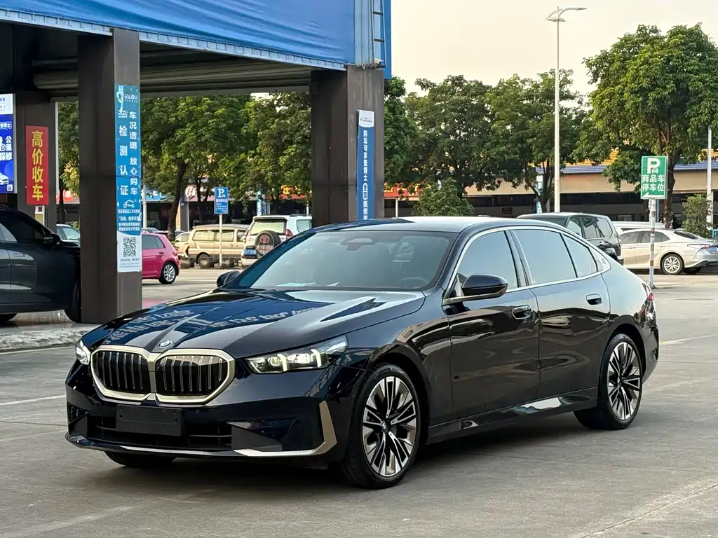 BMW 5 Series 2024