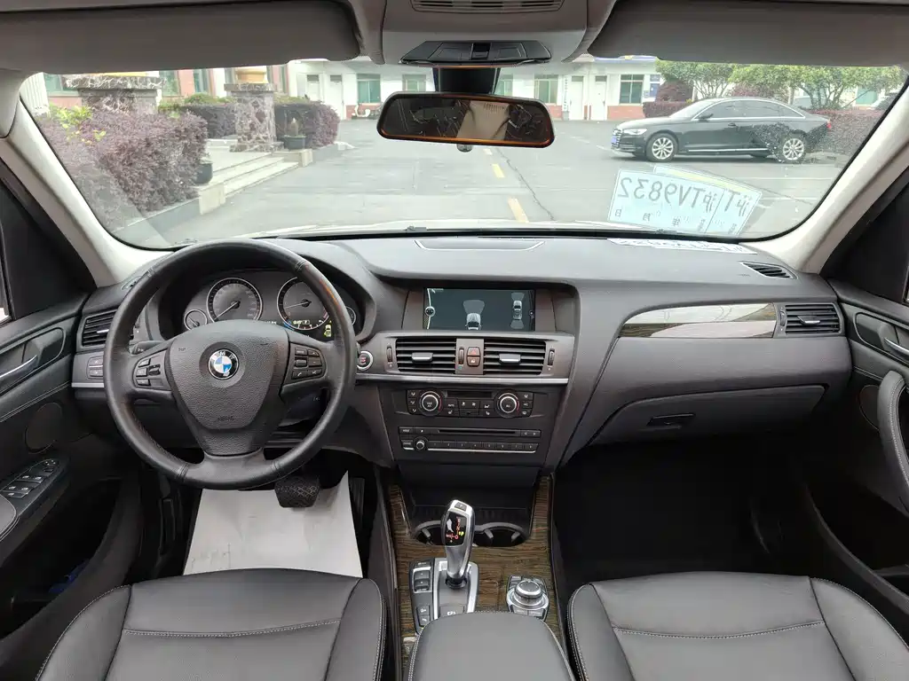 BMW X3 2012 — фото 16