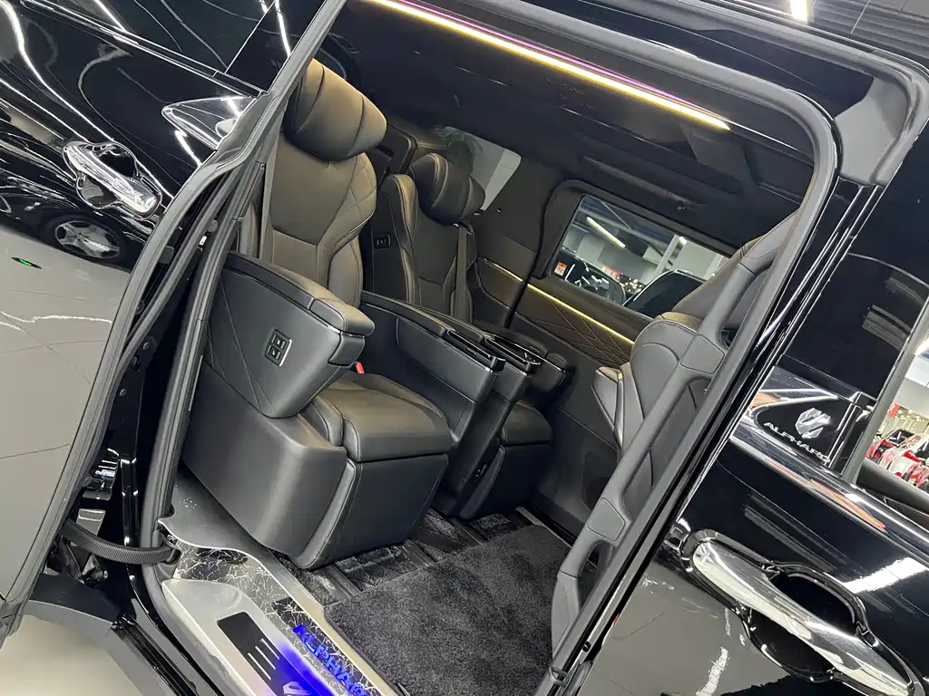 Toyota Alphard 2025 — фото 12