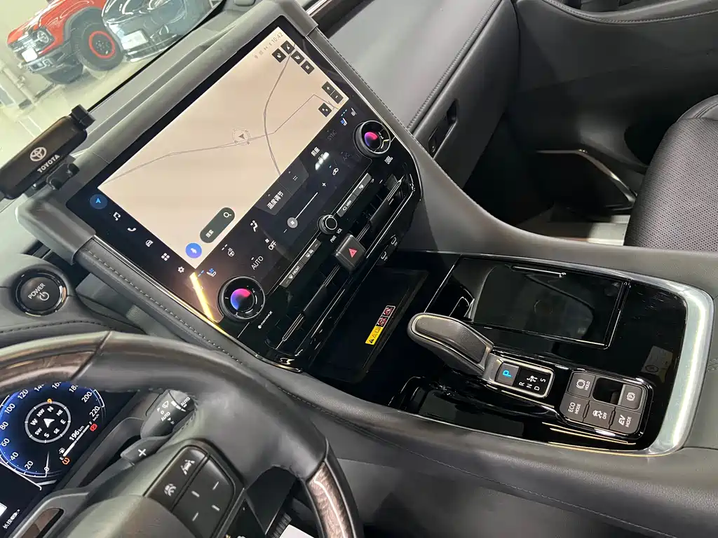 Toyota Alphard 2025 — фото 24