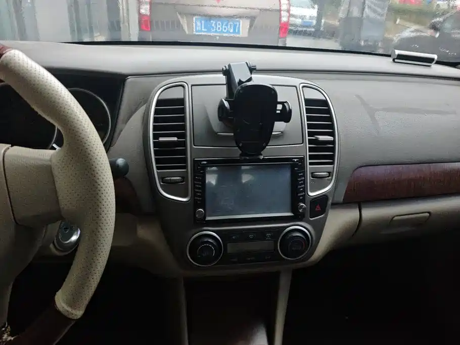 Nissan Sylphy 2011 — фото 12