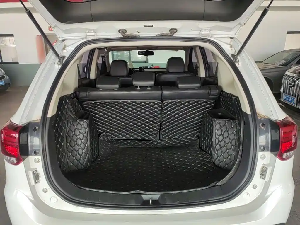 Mitsubishi Outlander 2018 — фото 19