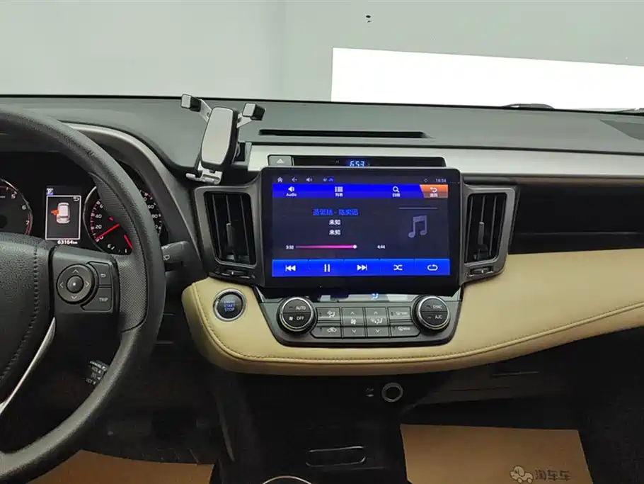 Toyota RAV4 2019 — фото 13