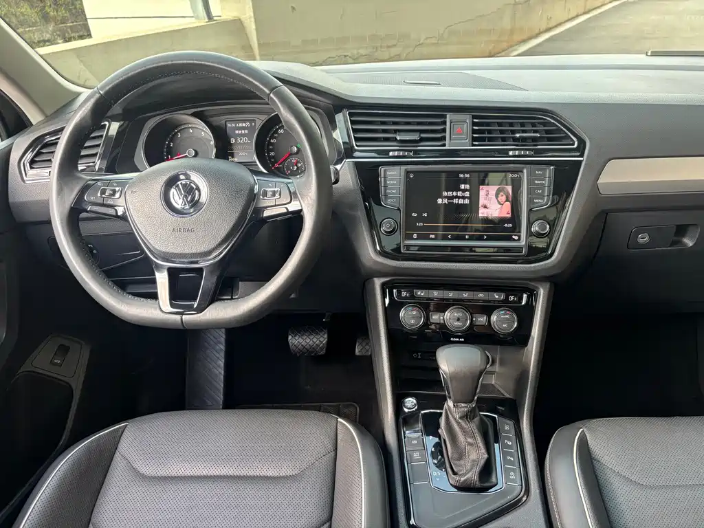 Volkswagen Tiguan L 2017 — фото 12