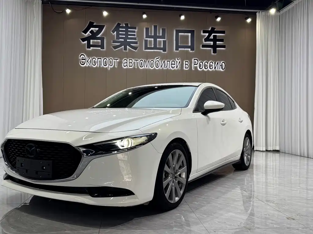 Mazda 3 Axela 2021 — фото 1