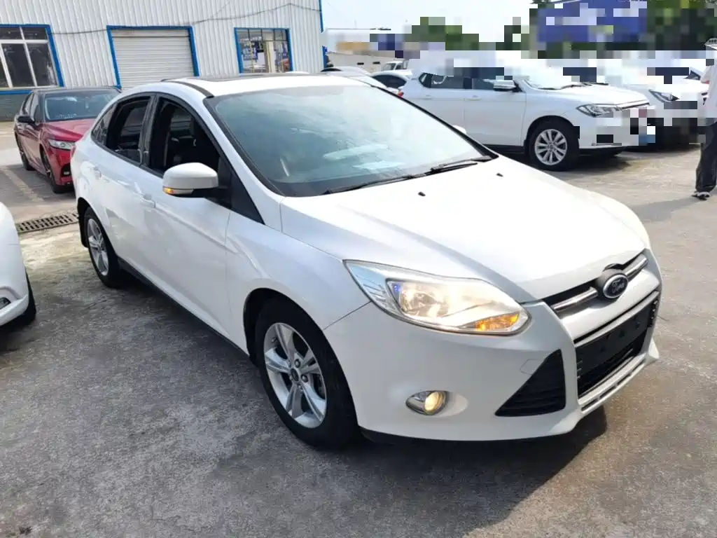 Ford Focus 2015 — фото 4