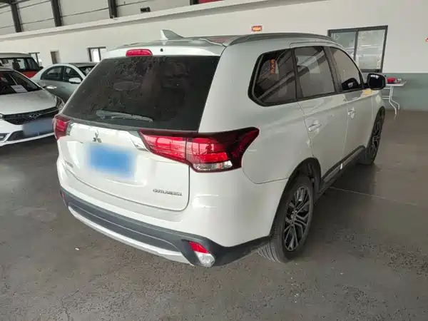 Mitsubishi Outlander 2018