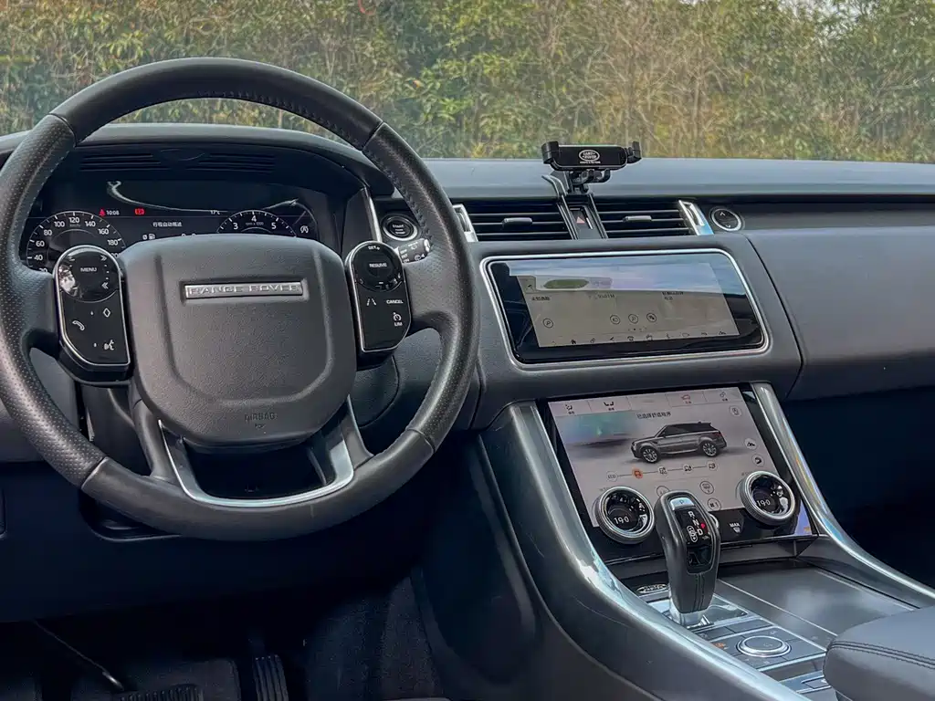 Land Rover Sport 2020 — фото 14