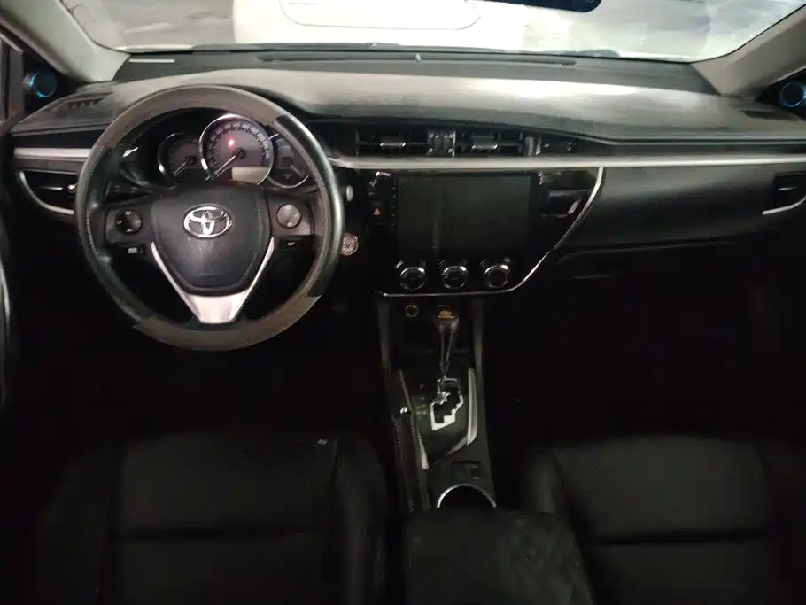 Toyota Corolla 2015 — фото 12