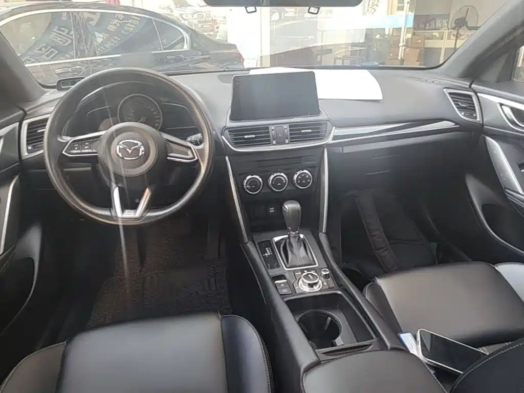 Mazda CX-4 2019 — фото 10