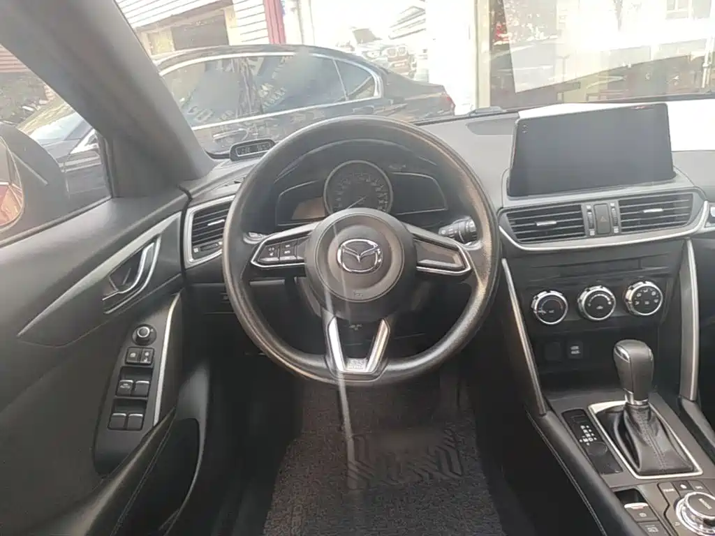 Mazda CX-4 2019 — фото 11