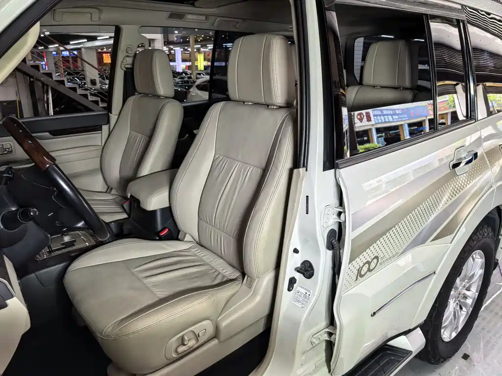 Mitsubishi Pajero 2019 — фото 10