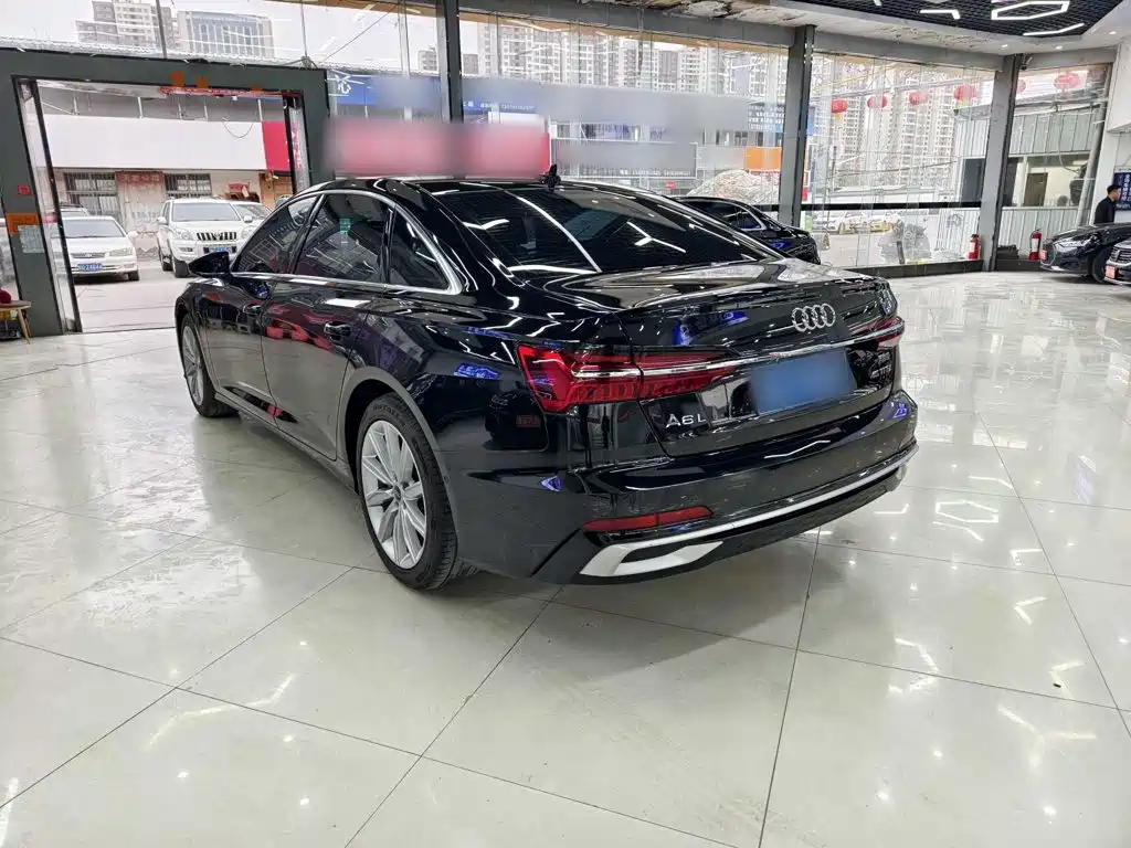 Audi A6L 2023