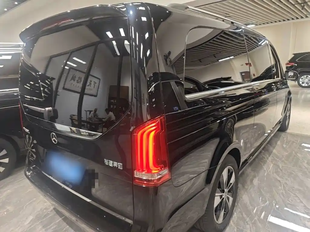 Mercedes-Benz V-Class 2024