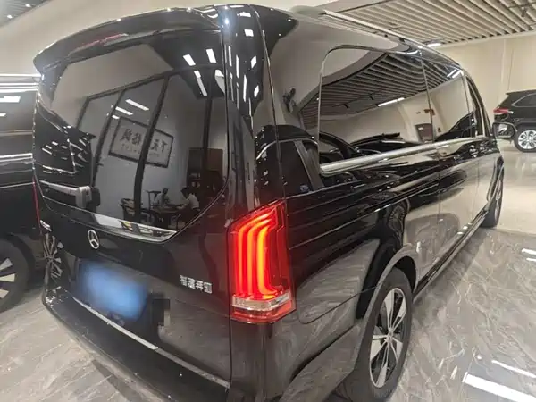 Mercedes-Benz V-Class 2024