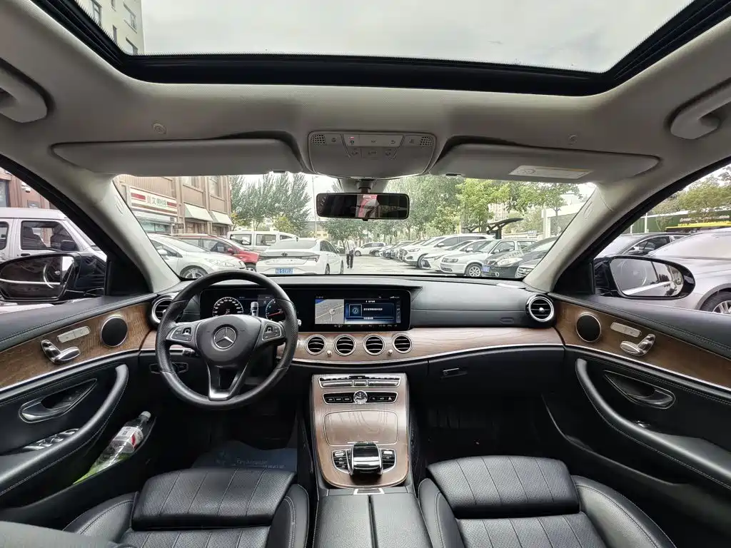 Mercedes-Benz E-Class 2018 — фото 11