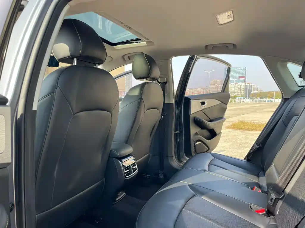 Roewe MAX 2021